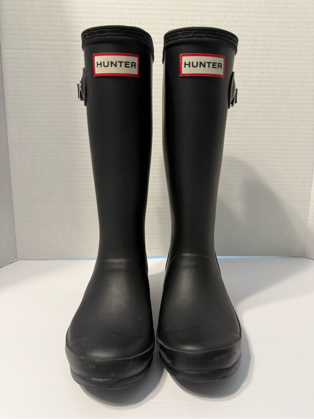 HUNTER 
Kids 
Black Matte Tall Rain Boots with Logo